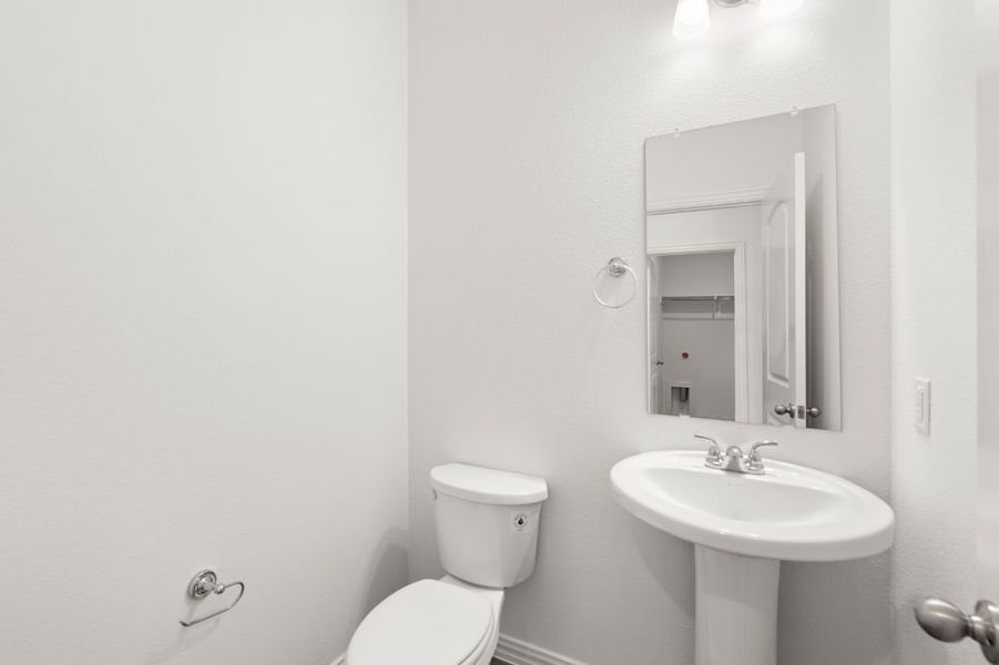 Representative furnished interior of a home built from the Lamar by UnionMain Homes in Elevon, Lavon (Image 11).