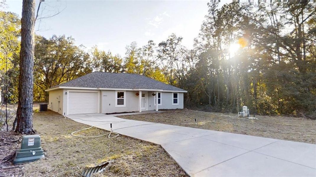 Exterior details and patio area of a home in , Dunnellon (Image 26). Exterior details and patio area of a home in , Dunnellon (Image 26).