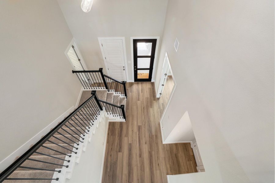 Spacious, unfurnished interior of a new home in Santa Rita Ranch, Liberty Hill (Image 31).