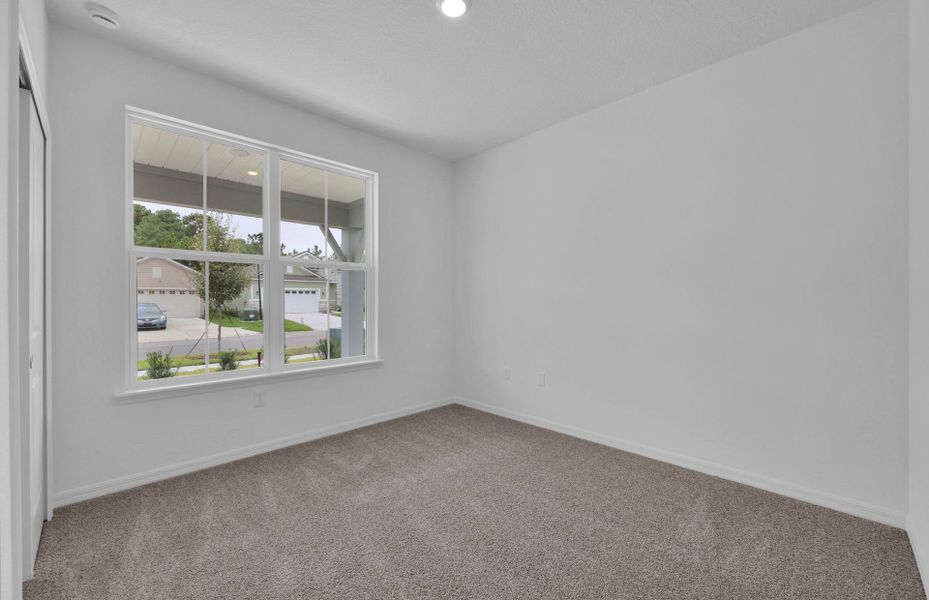 Spacious, unfurnished interior of a new home in Hyland Trail, Green Cove Springs (Image 19).