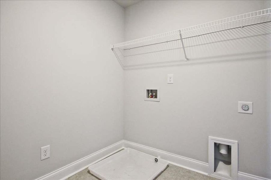 Spacious, unfurnished interior of a new home in , Gainesville (Image 16).
