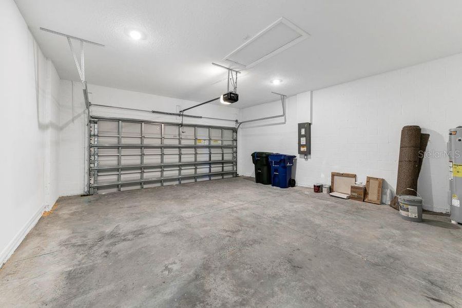 Spacious, unfurnished interior of a new home in Tiburon, Nokomis (Image 30). Spacious, unfurnished interior of a new home in Tiburon, Nokomis (Image 30).