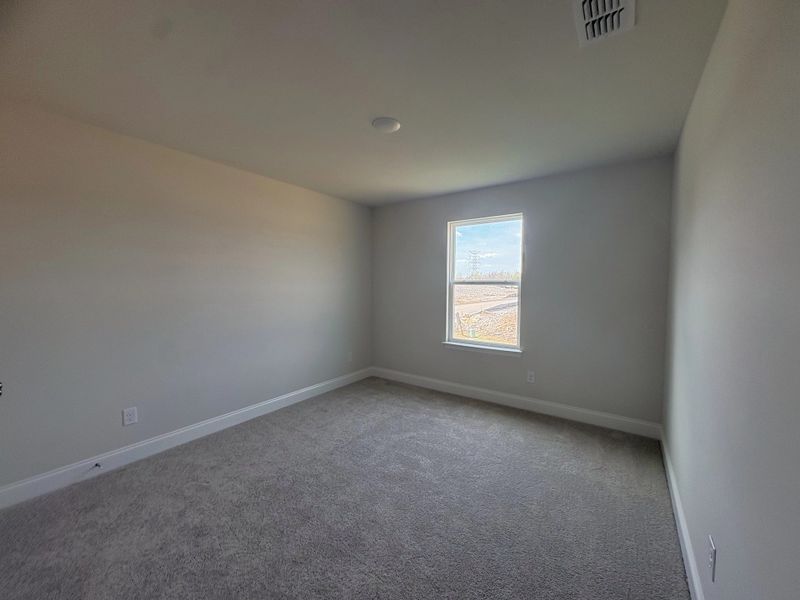 Spacious, unfurnished interior of a new home in Cades Bluff, Lebanon (Image 19).