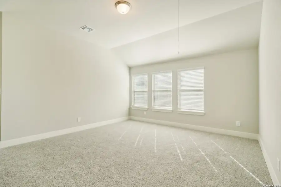 Spacious, unfurnished interior of a new home in , San Antonio (Image 26).