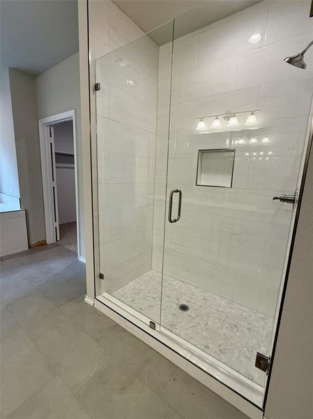 Spacious, unfurnished interior of a new home in , Gainesville (Image 6).