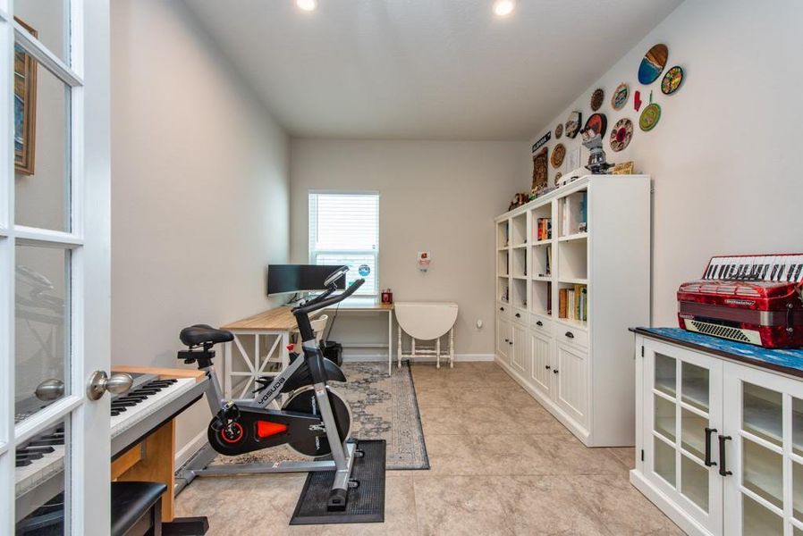 Furnished interior view inside a new home in , Zephyrhills (Image 10).
