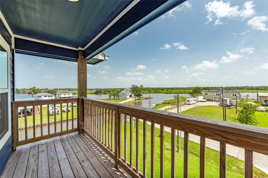 The private balcony off the owner’s retreat offers sweeping views of the water, perfect for enjoying your morning coffee or watching the sunset in total tranquility.