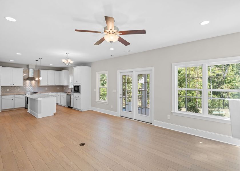 Spacious, unfurnished interior of a new home in Carolina Creek, Hampstead (Image 27).