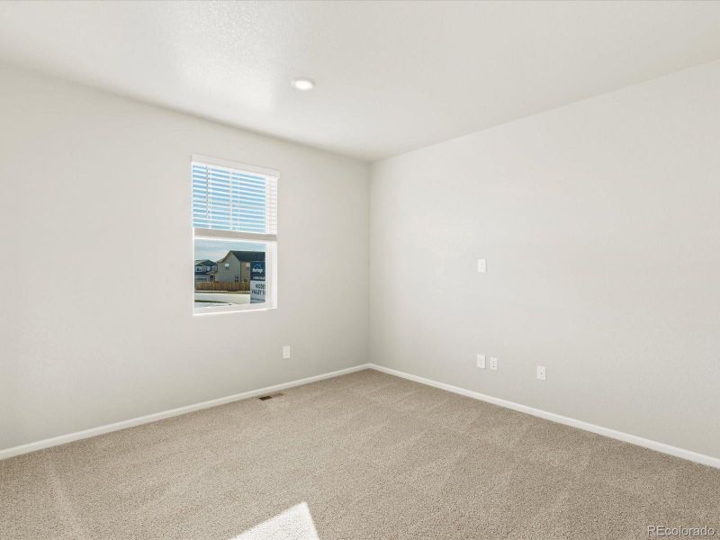 Spacious, unfurnished interior of a new home in Hidden Valley Farm, Severance (Image 19).