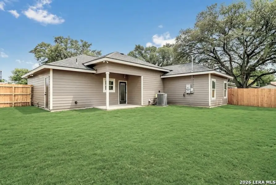 Exterior details and patio area of a home in , San Antonio (Image 19).