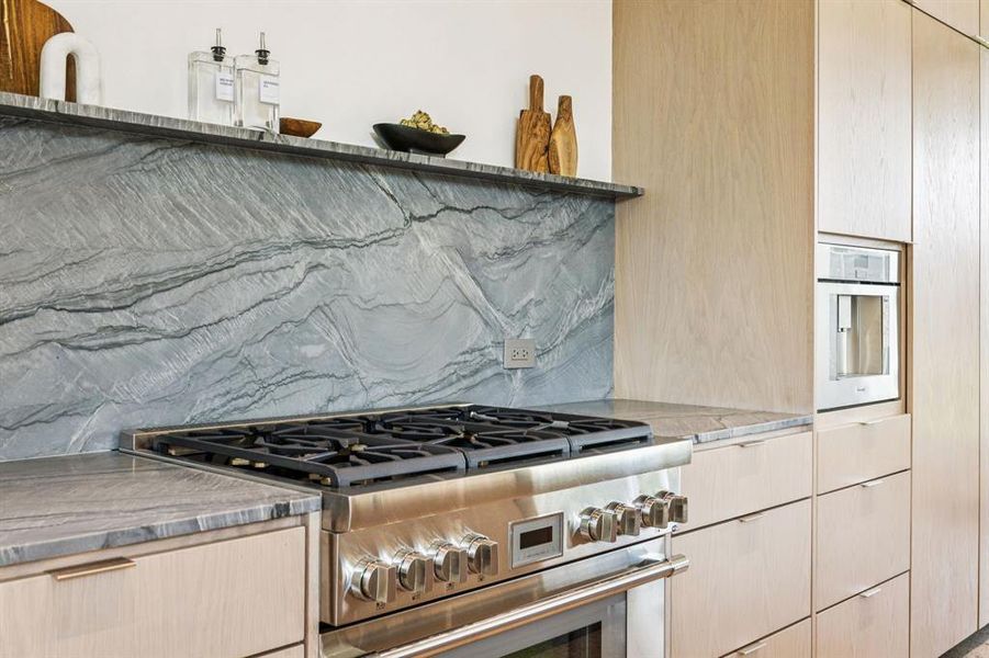 Furnished interior view inside a new home in , Dallas (Image 27). Furnished interior view inside a new home in , Dallas (Image 27).