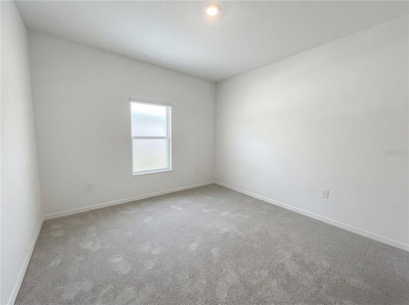 Spacious, unfurnished interior of a new home in Grand Park, Dunnellon (Image 19).