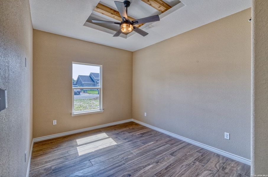 Spacious, unfurnished interior of a new home in , Uvalde (Image 29).