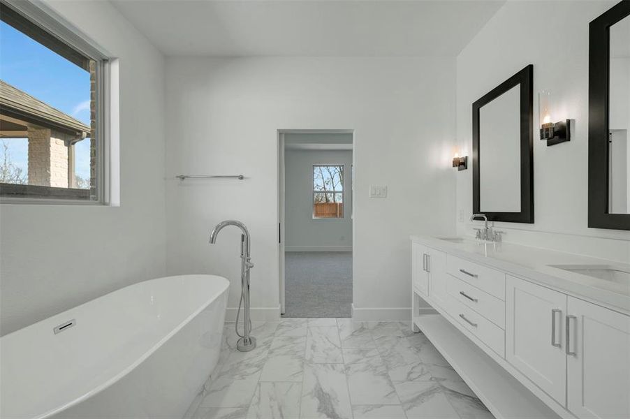 Furnished interior view inside a new home in Heritage Ranch, Sherman (Image 26).