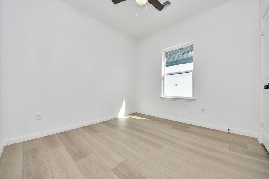 Spacious, unfurnished interior of a new home in , Houston (Image 10).