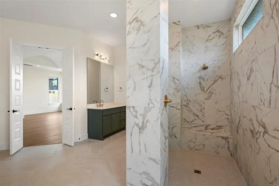 Image 41 of a home in Bridgeland 80′.