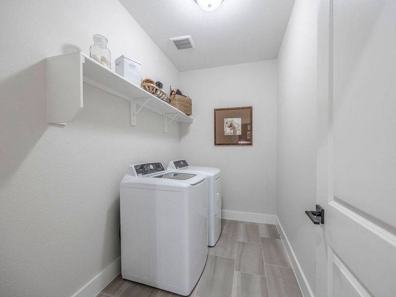 Furnished interior view inside a new home in Waverly Estates, Nevada (Image 27). Furnished interior view inside a new home in Waverly Estates, Nevada (Image 27).