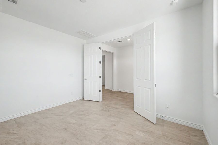 Spacious, unfurnished interior of a new home in Miravida, Surprise (Image 8).