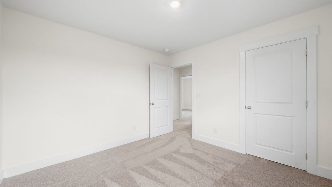 Spacious, unfurnished interior of a new home in Fieldcrest Acres, Blountville (Image 24).