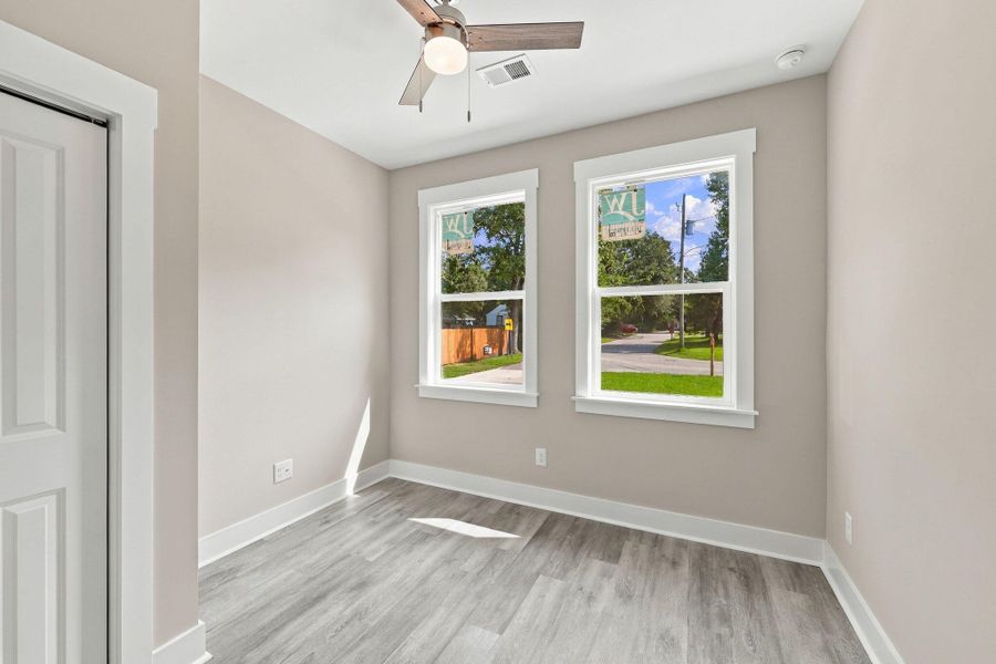 Spacious, unfurnished interior of a new home in , Hanahan (Image 11).