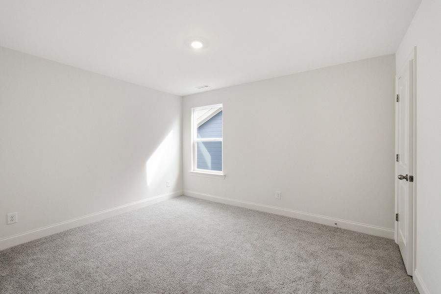 Spacious, unfurnished interior of a new home in McCain's Station, Gallatin (Image 36).