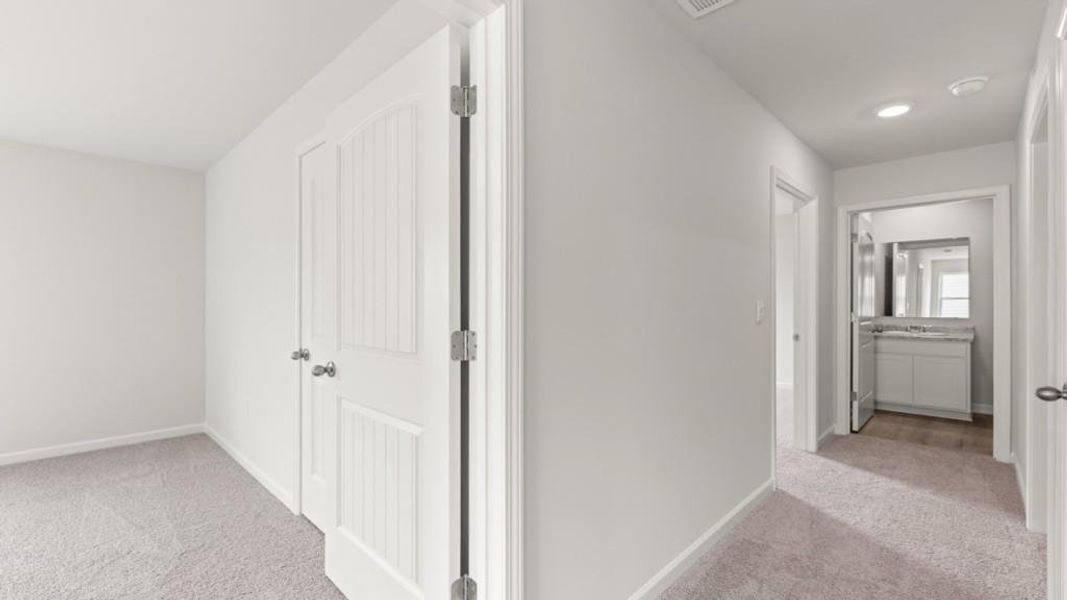 Spacious, unfurnished interior of a new home in Oaks at Cedar Grove, Fairburn (Image 21).