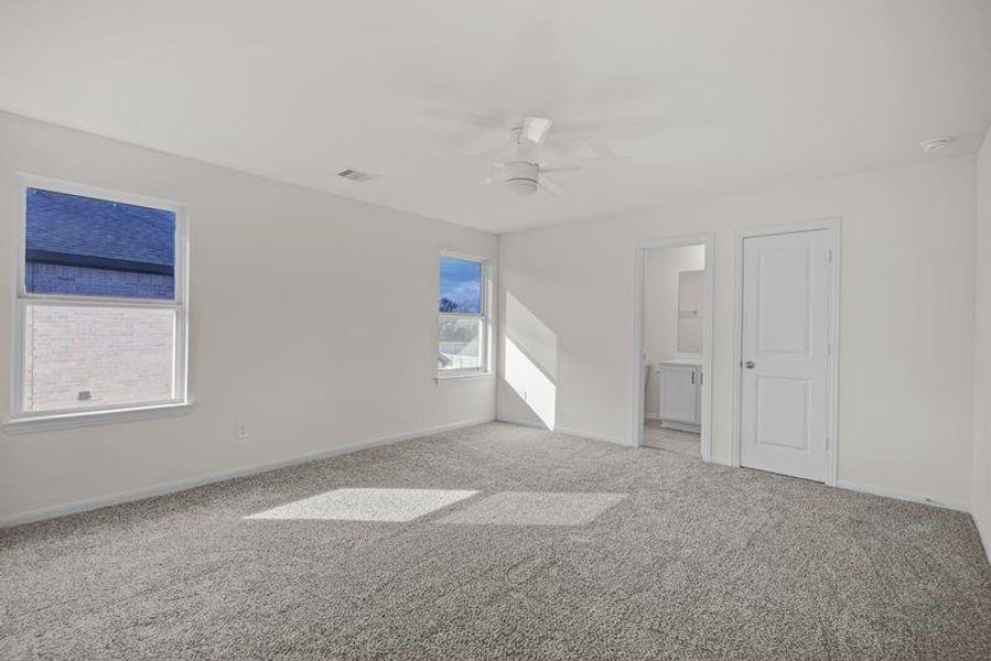 Spacious, unfurnished interior of a new home in , Pearland (Image 32). Spacious, unfurnished interior of a new home in , Pearland (Image 32).