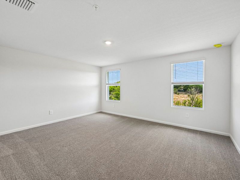 Spacious, unfurnished interior of a new home in Tidewater, Fort Pierce (Image 15).