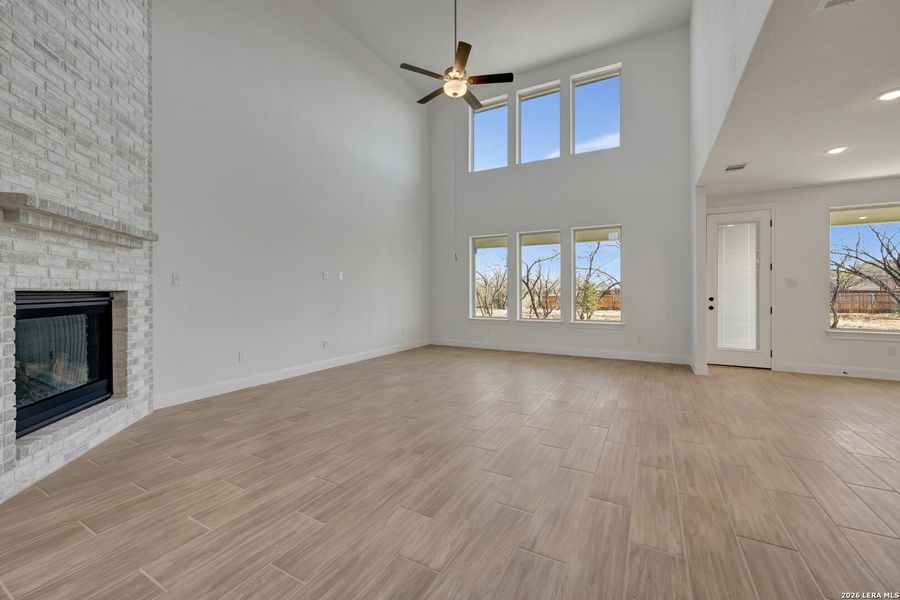 Spacious, unfurnished interior of a new home in Everly Estates, San Antonio (Image 17).