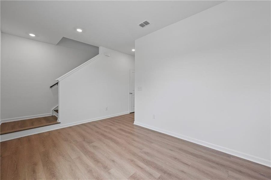 Spacious, unfurnished interior of a new home in Avery Ridge, Gainesville (Image 8).
