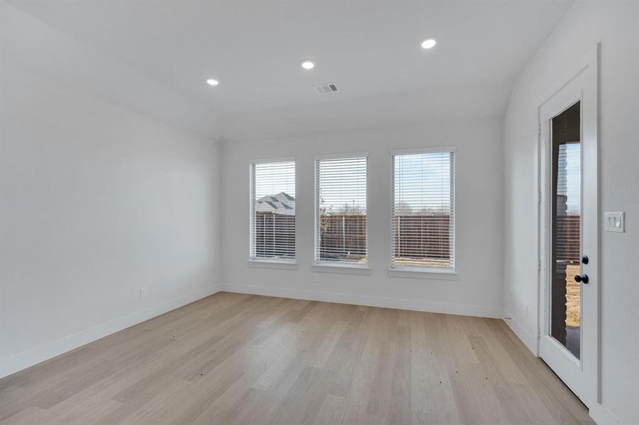 Spacious, unfurnished interior of a new home in Westside Preserve, Midlothian (Image 16).