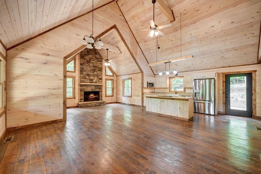 Spacious, unfurnished interior of a new home in , Mineral Bluff (Image 56).