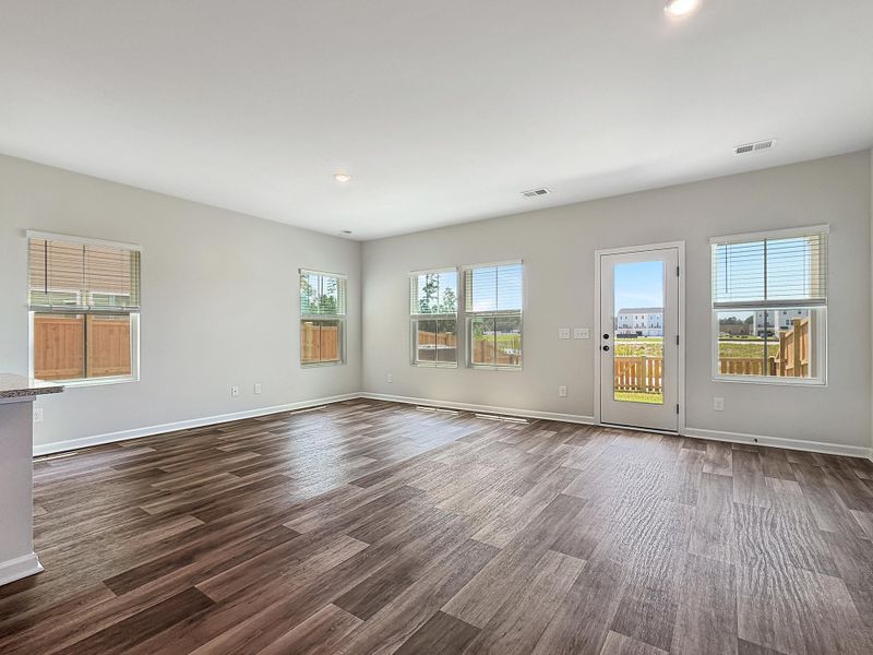 Spacious, unfurnished interior of a new home in , Summerville (Image 35).