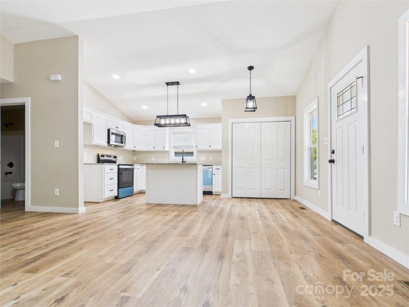 Spacious, unfurnished interior of a new home in , Valdese (Image 28). Spacious, unfurnished interior of a new home in , Valdese (Image 28).
