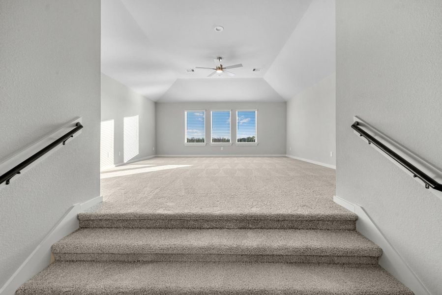 Spacious, unfurnished interior of a new home in Briarwood Crossing, Rosenberg (Image 31).