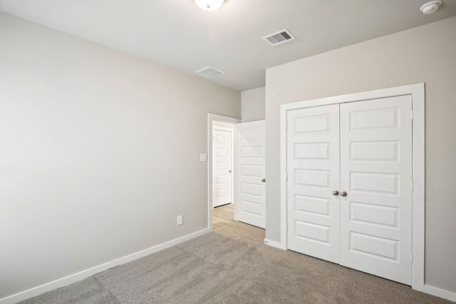 Photo is not of the actual home, but is an inspirational photo of builder’s model home and may depict options, furnishings, and/or decorator features that are not included Photo is not of the actual home, but is an inspirational photo of builder’s model home and may depict options, furnishings, and/or decorator features that are not included