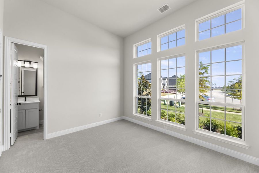 Representative unfurnished interior of a home built from the Cardiff by Windsor Homes in Nelson Lake Estates, Rockwall (Image 19).