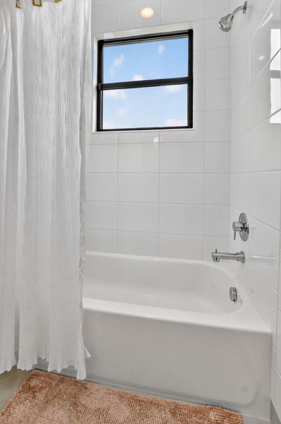 Image 70 of a home in .