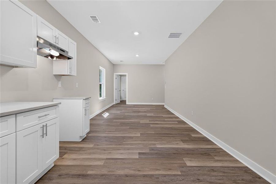 Spacious, unfurnished interior of a new home in , Gainesville (Image 34).