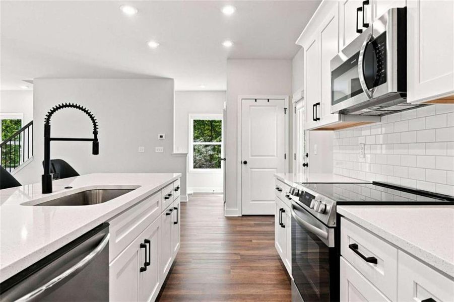Furnished interior view inside a new home in , Waleska (Image 6).