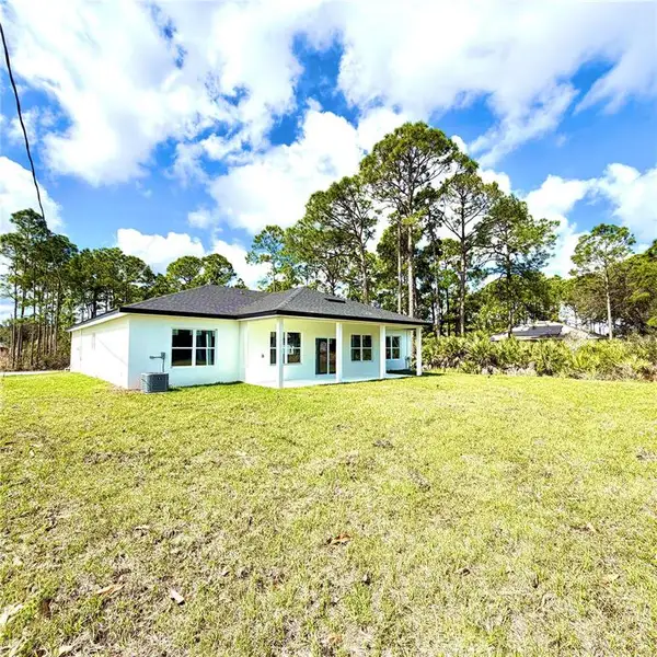 Exterior details and patio area of a home in , Palm Bay (Image 4).