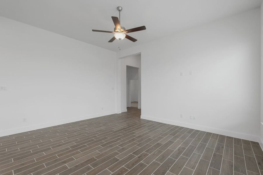Image 36 representing the Oakmont by Chesmar Homes in Riceland Alley Loads, Mont Belvieu, TX.