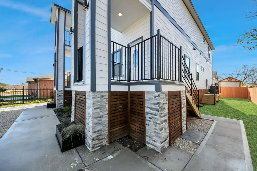 Exterior details and patio area of a home in , Houston (Image 29).