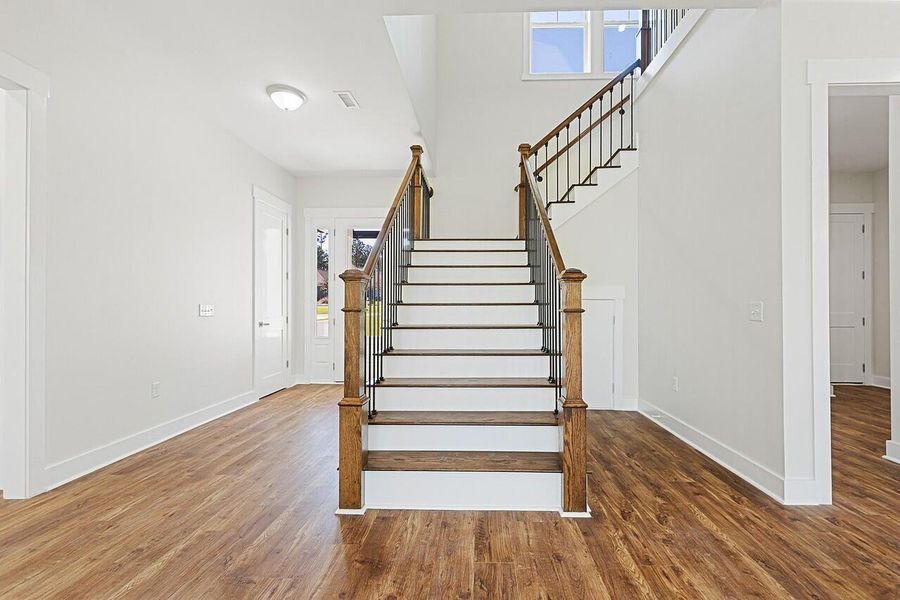 Spacious, unfurnished interior of a new home in , Manning (Image 18).