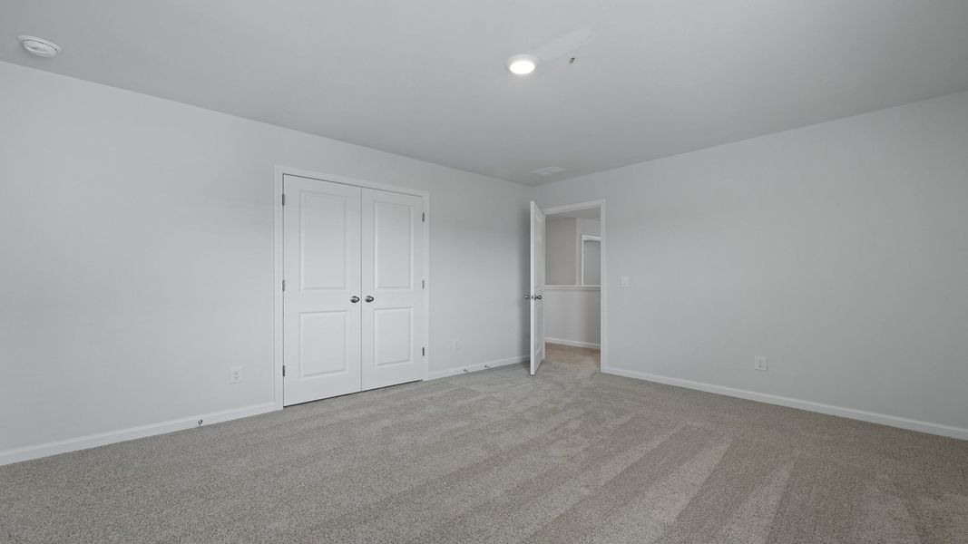 Spacious, unfurnished interior of a new home in Hunter's Branch, Hopkins (Image 31).