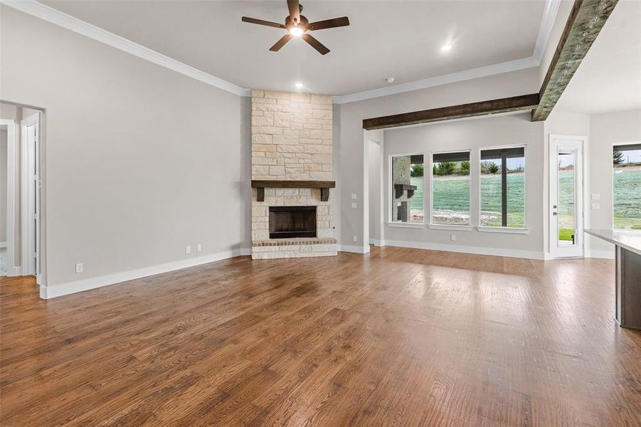 Spacious, unfurnished interior of a new home in King Crossing Estates, Van Alstyne (Image 32). Spacious, unfurnished interior of a new home in King Crossing Estates, Van Alstyne (Image 32).