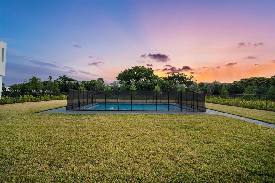 Community amenities in , Weston (Image 55).