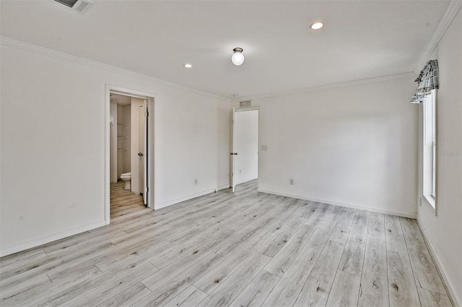Spacious, unfurnished interior of a new home in , North Fort Myers (Image 19).