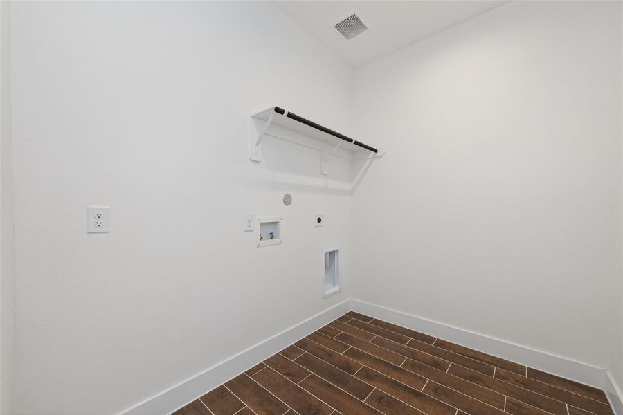 Spacious, unfurnished interior of a new home in Artavia, Conroe (Image 38).