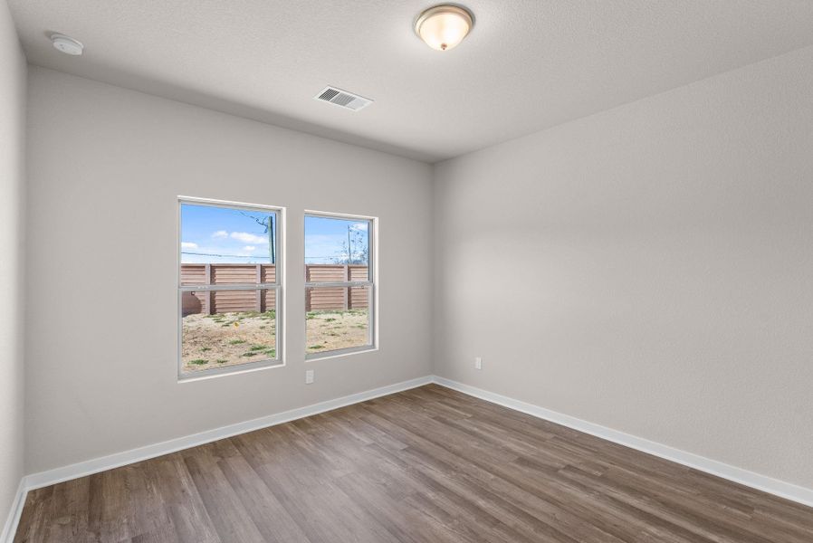 Spacious, unfurnished interior of a new home in , Alvin (Image 14).